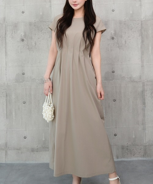 DRESS PLUS(ドレスプラス)の「ロングワンピ ラッシュガード ウエストタック(ワンピース・レディース・チャコール/ダークベージュ/ブラック・M/L)」の3枚目の写真