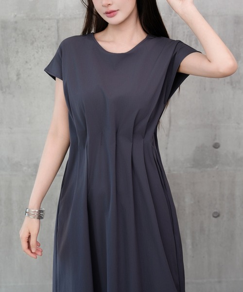 DRESS PLUS(ドレスプラス)の「ロングワンピ ラッシュガード ウエストタック(ワンピース・レディース・チャコール/ダークベージュ/ブラック・M/L)」の4枚目の写真