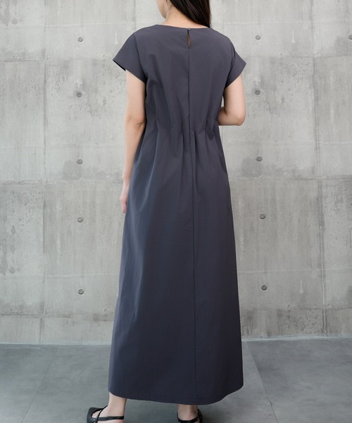 DRESS PLUS(ドレスプラス)の「ロングワンピ ラッシュガード ウエストタック(ワンピース・レディース・チャコール/ダークベージュ/ブラック・M/L)」の7枚目の写真