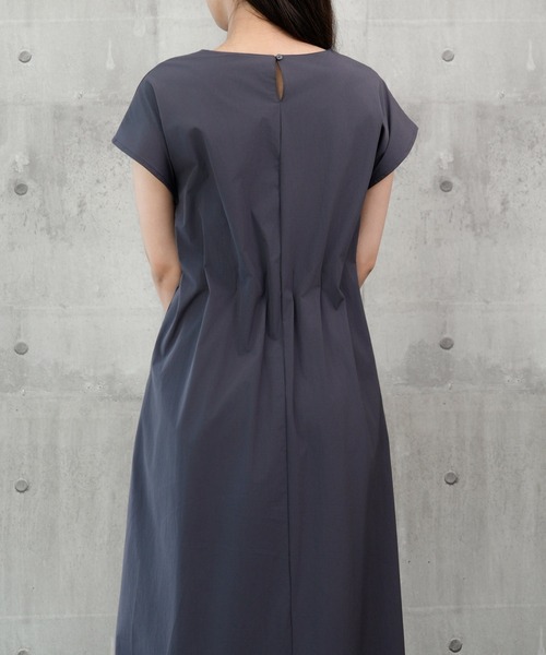 DRESS PLUS(ドレスプラス)の「ロングワンピ ラッシュガード ウエストタック(ワンピース・レディース・チャコール/ダークベージュ/ブラック・M/L)」の13枚目の写真