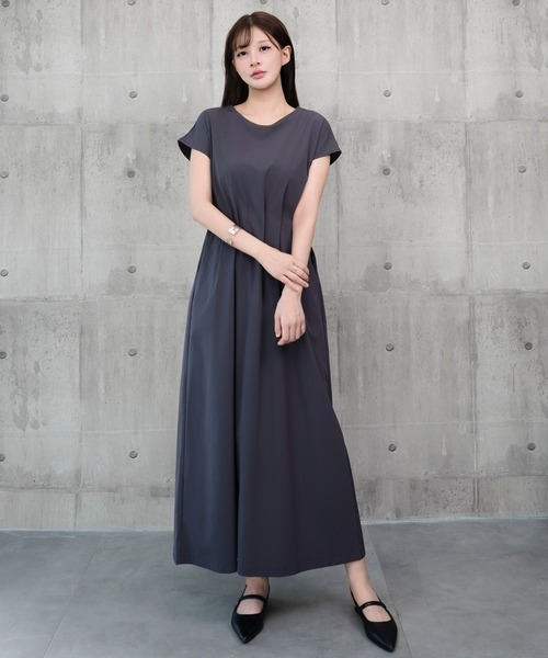 DRESS PLUS(ドレスプラス)の「ロングワンピ ラッシュガード ウエストタック(ワンピース・レディース・チャコール/ダークベージュ/ブラック・M/L)」の17枚目の写真