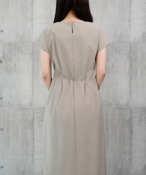 DRESS PLUS(ドレスプラス)の「ロングワンピ ラッシュガード ウエストタック(ワンピース・レディース・チャコール/ダークベージュ/ブラック・M/L)」の20枚目の写真