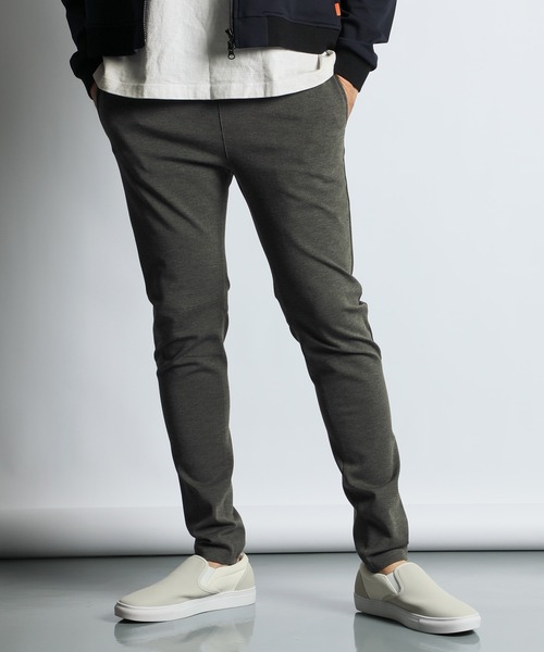 The DUFFER of ST.GEORGE(ザダファーオブセントジョージ)の「【WEB限定アイテム】HIGH DENSITY LIGHT PONTE SKINNY JOGGER PANTS: ロングレングス ライトポンチ スキニーパンツ / 超ストレッチ / 美脚スリム(スウェットパンツ・メンズ・チャコールグレー/ブラック・SMALL/MEDIUM/LARGE/X-LARGE)」の1枚目の写真