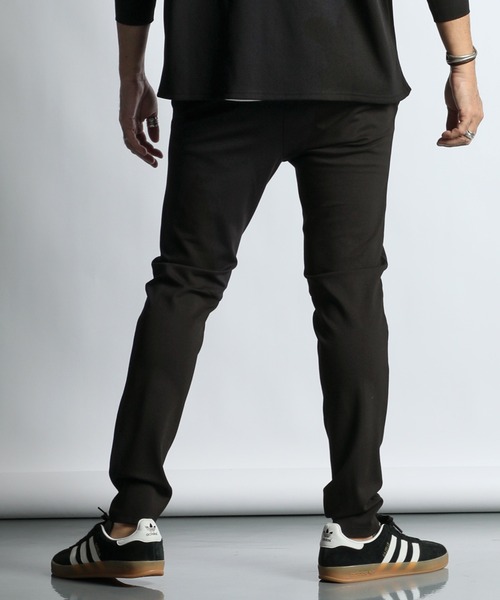 The DUFFER of ST.GEORGE(ザダファーオブセントジョージ)の「【WEB限定アイテム】HIGH DENSITY LIGHT PONTE SKINNY JOGGER PANTS: ロングレングス ライトポンチ スキニーパンツ / 超ストレッチ / 美脚スリム(スウェットパンツ・メンズ・チャコールグレー/ブラック・SMALL/MEDIUM/LARGE/X-LARGE)」の8枚目の写真