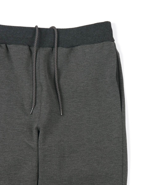 The DUFFER of ST.GEORGE(ザダファーオブセントジョージ)の「【WEB限定アイテム】HIGH DENSITY LIGHT PONTE SKINNY JOGGER PANTS: ロングレングス ライトポンチ スキニーパンツ / 超ストレッチ / 美脚スリム(スウェットパンツ・メンズ・チャコールグレー/ブラック・SMALL/MEDIUM/LARGE/X-LARGE)」の11枚目の写真
