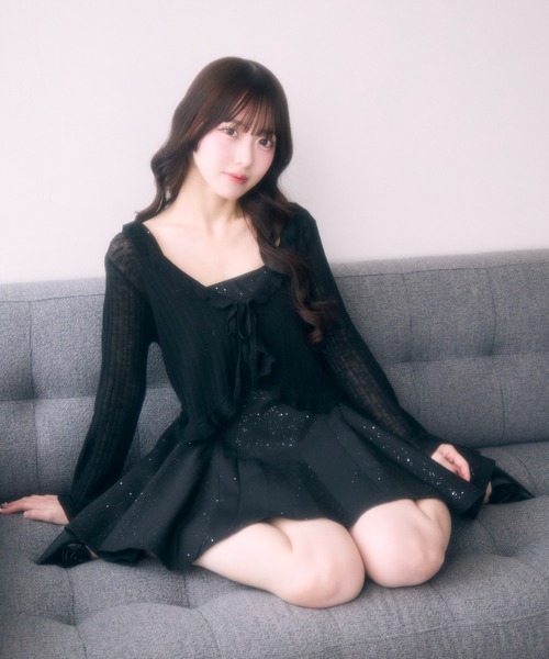 TITTY&CO.（ティティーアンドコー）の「バックリボンラメデザインワンピース（ワンピース・レディース・ブラック/ホワイト・FREE）」の2枚目の写真