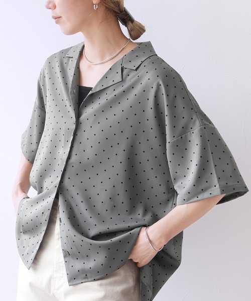 reca(レカ)の「とろみ開襟ドットシャツ(シャツ/ブラウス・レディース・ブラック/ベージュ/グレー・M)」の8枚目の写真