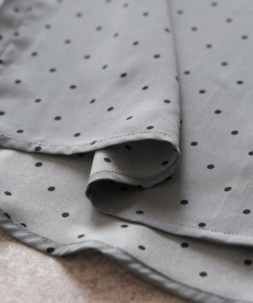 reca(レカ)の「とろみ開襟ドットシャツ(シャツ/ブラウス・レディース・ブラック/ベージュ/グレー・M)」の21枚目の写真