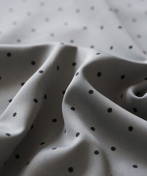 reca(レカ)の「とろみ開襟ドットシャツ(シャツ/ブラウス・レディース・ブラック/ベージュ/グレー・M)」の22枚目の写真