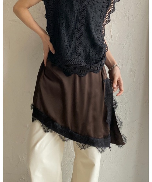 She's Closet(シーズクローゼット)の「アシンメトリー サイドスリット 付け裾 レイヤード 巻きスカート / レースサテンスカート(スカート・レディース・アイボリー/ブラウン/ブラック・FREE)」の6枚目の写真
