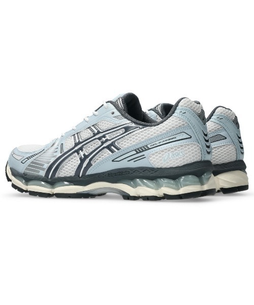 ASICS（アシックス）の「ASICS GEL-KAYANO 12.1（アシックス ゲルカヤノ 12.1）（スニーカー・メンズ・ホワイト系/ベージュ系・23cm/23.5cm/24cm/24.5cm/25cm/25.5cm/26cm/26.5cm/27cm/27.5cm/28cm/28.5cm/29cm）」の3枚目の写真