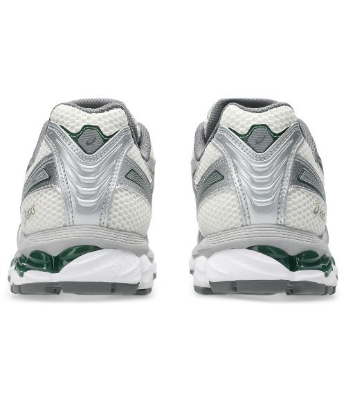 ASICS（アシックス）の「ASICS GEL-KAYANO 12.1（アシックス ゲルカヤノ 12.1）（スニーカー・メンズ・ホワイト系/ベージュ系・23cm/23.5cm/24cm/24.5cm/25cm/25.5cm/26cm/26.5cm/27cm/27.5cm/28cm/28.5cm/29cm）」の15枚目の写真