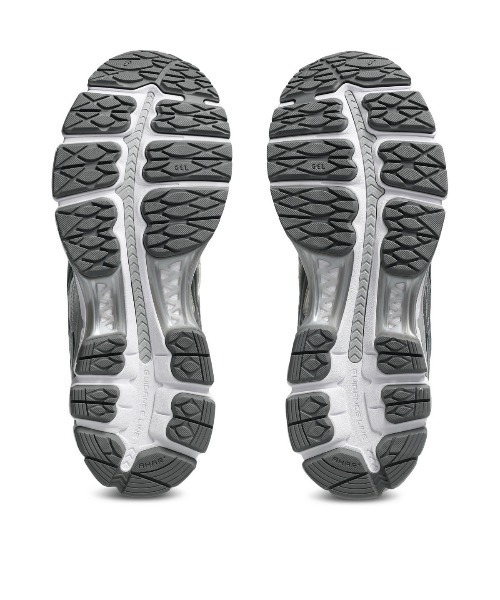 ASICS（アシックス）の「ASICS GEL-KAYANO 12.1（アシックス ゲルカヤノ 12.1）（スニーカー・メンズ・ホワイト系/ベージュ系・23cm/23.5cm/24cm/24.5cm/25cm/25.5cm/26cm/26.5cm/27cm/27.5cm/28cm/28.5cm/29cm）」の16枚目の写真