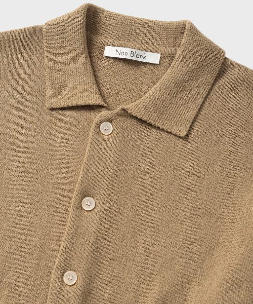 NONBLANK（ノンブランク）の「クロップカラーLSカーディガン_BEIGE（カーディガン/ボレロ・メンズ・ベージュ・MEDIUM/LARGE/X-LARGE）」の3枚目の写真