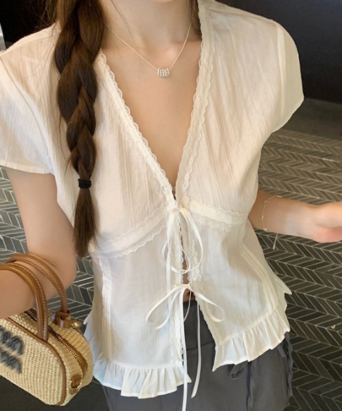 Teem Store(チームストア)の「フレンチスリーブフロントリボントップス(シャツ/ブラウス・レディース・ホワイト・L/M/S)」の1枚目の写真