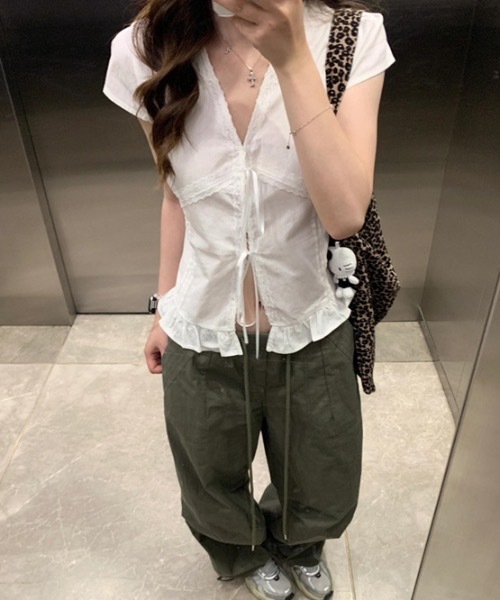 Teem Store(チームストア)の「フレンチスリーブフロントリボントップス(シャツ/ブラウス・レディース・ホワイト・L/M/S)」の2枚目の写真