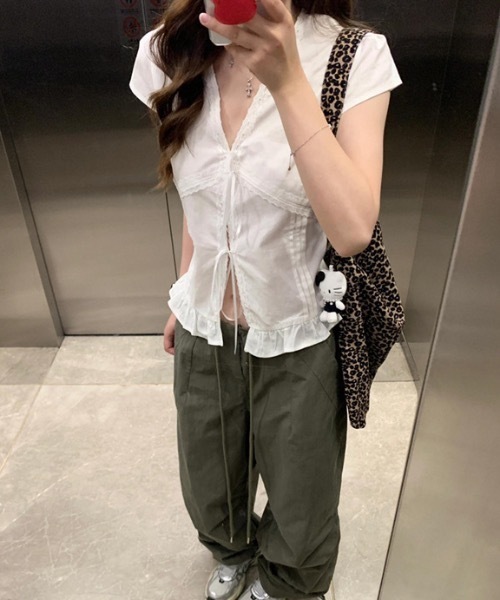 Teem Store(チームストア)の「フレンチスリーブフロントリボントップス(シャツ/ブラウス・レディース・ホワイト・L/M/S)」の3枚目の写真