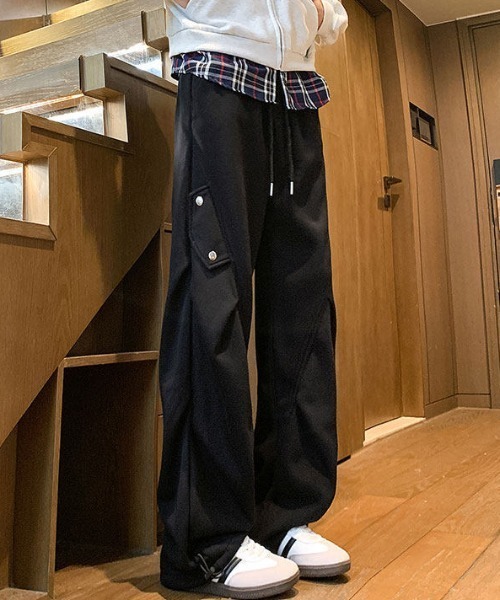 B.R.U(ブル)の「ワイドレッグスウェットパンツ(スウェットパンツ・メンズ・ブラック/オートミール・FREE)」の17枚目の写真