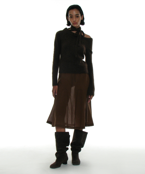PARTIMENTO WOMEN(パルティメントウィメン)の「タイネックストラップアシンメトリーニットトップ_ブラウン(ニット/セーター・レディース・その他・SMALL/MEDIUM)」の4枚目の写真