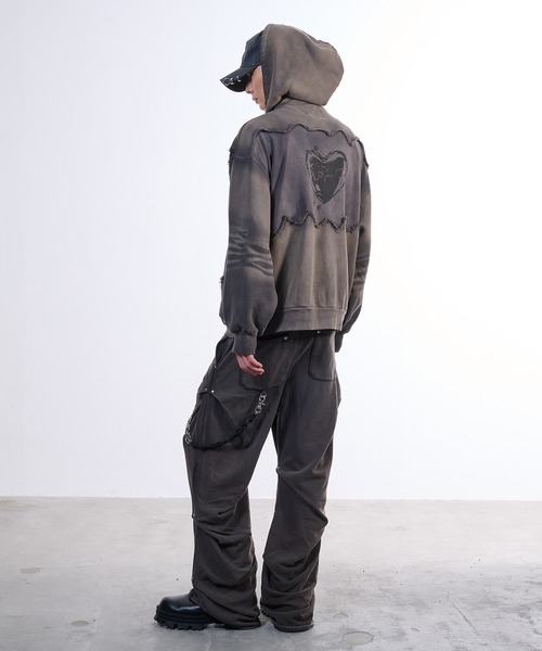 VI E DIT(ヴィエディット)の「Pieace Heart Hoodie/ピースハートフーディ/ヴィンテージ加工パーカー(パーカー・メンズ・チャコールグレー・2/1)」の5枚目の写真