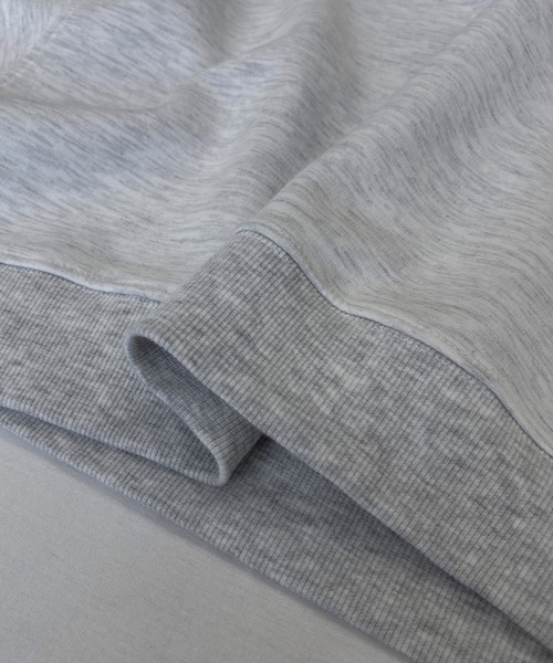 nananamoe(ナナナモエ)の「cropped light weight pullover / クロップドライトウェイトプルオーバー(スウェット・レディース・キナリ/杢グレー・FREE)」の4枚目の写真