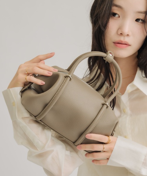 NEUNA(ヌナ)の「【内ポケット付き◎】ソフトレザーベルトハンドバッグ(トートバッグ・レディース・アイボリー/ベージュ/グレー・FREE)」の16枚目の写真