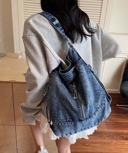 Teem Store(チームストア)の「【3色展開】デニム ビッグショルダーバッグ リュック(ショルダーバッグ・レディース・ライトブルー/ブラック/ダークブルー・F)」の11枚目の写真