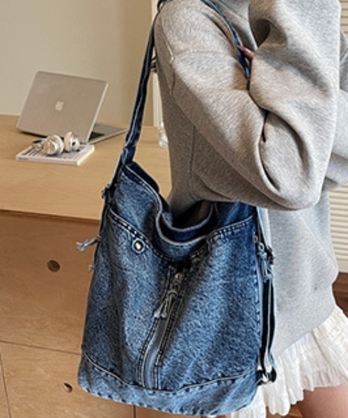 Teem Store(チームストア)の「【3色展開】デニム ビッグショルダーバッグ リュック(ショルダーバッグ・レディース・ライトブルー/ブラック/ダークブルー・F)」の8枚目の写真