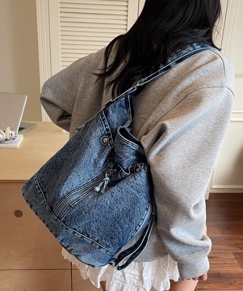 Teem Store(チームストア)の「【3色展開】デニム ビッグショルダーバッグ リュック(ショルダーバッグ・レディース・ライトブルー/ブラック/ダークブルー・F)」の13枚目の写真