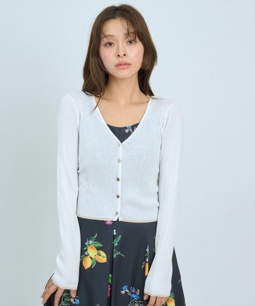 AND COUTURE(アンドクチュール)の「シアーリブクロップドニットカーディガン(カーディガン/ボレロ・レディース・グリーン/レッド/ネイビー/オフホワイト・FREE)」の19枚目の写真