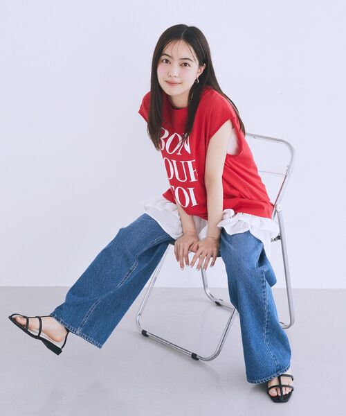 earth music&ecology（アースミュージックアンドエコロジー）の「フレンチスリーブプリントTシャツ（Tシャツ/カットソー・レディース・オフホワイト/チャコールグレー/レッド・FREE）」の6枚目の写真