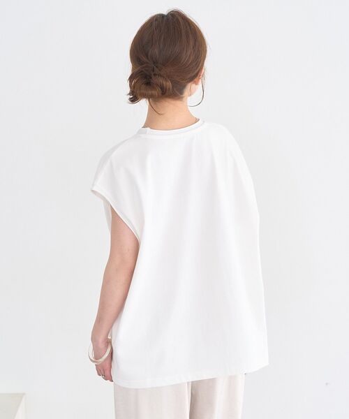 earth music&ecology（アースミュージックアンドエコロジー）の「フレンチスリーブプリントTシャツ（Tシャツ/カットソー・レディース・オフホワイト/チャコールグレー/レッド・FREE）」の12枚目の写真