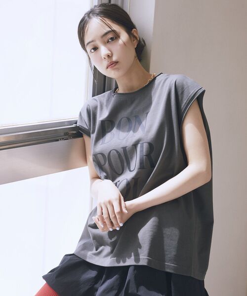 earth music&ecology（アースミュージックアンドエコロジー）の「フレンチスリーブプリントTシャツ（Tシャツ/カットソー・レディース・オフホワイト/チャコールグレー/レッド・FREE）」の19枚目の写真