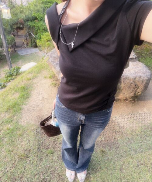 Miseki SEOUL(ミセキソウル)の「Shoulder strap unbalance top CHARCOAL(Tシャツ/カットソー・レディース・その他・1/2)」の4枚目の写真