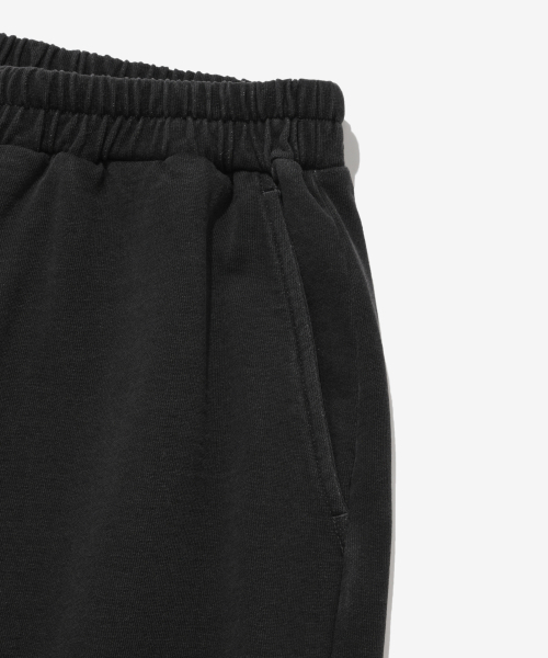 COVERNAT（カバーナット）の「Cロゴバミューダデニムスウェットショーツブラック（その他パンツ・レディース・その他・SMALL/MEDIUM/LARGE/X-LARGE）」の7枚目の写真