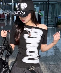 2wayオフショル半袖トップス／ブラッシュプリントデザイン　Tシャツ