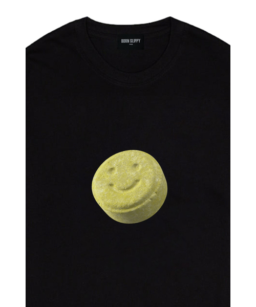 BORN SLIPPY(ボーンスリッピー)の「Smile Candy(Yellow) T-shirt (Black)(Tシャツ/カットソー・レディース・その他・FREE)」の3枚目の写真