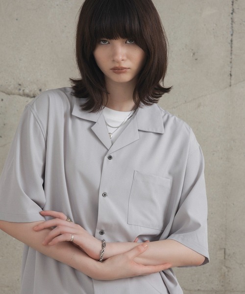 Confirm(コンファーム)の「4WAYストレッチ オープンカラールーズシャツ ユニセックス(シャツ/ブラウス・メンズ・ライトグレー/チャコールグレー/ミント/ベージュ/サックスブルー/ブラック/ホワイト/ブルーグリーン・M/S/L)」の5枚目の写真