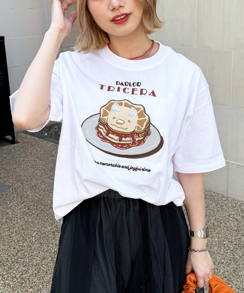 DOUBLE NAME(ダブルネーム)の「PARLOR刺しゅうTEE(パンケーキ)(Tシャツ/カットソー・レディース・イエロー/ブラック系/オフホワイト・FREE)」の2枚目の写真