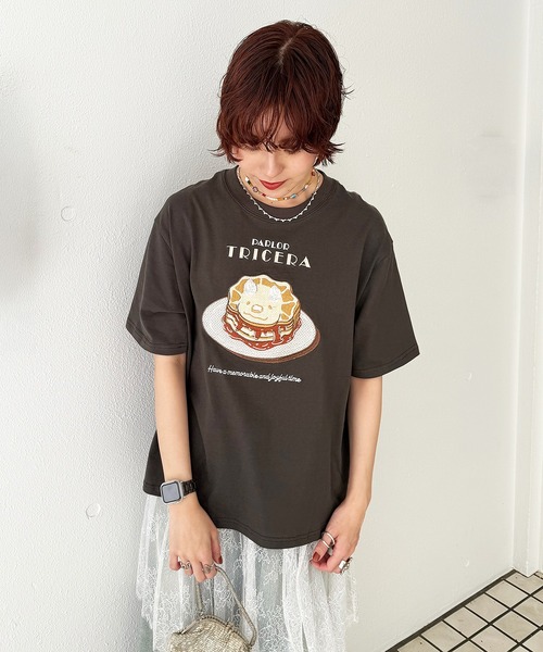 DOUBLE NAME(ダブルネーム)の「PARLOR刺しゅうTEE(パンケーキ)(Tシャツ/カットソー・レディース・イエロー/ブラック系/オフホワイト・FREE)」の17枚目の写真