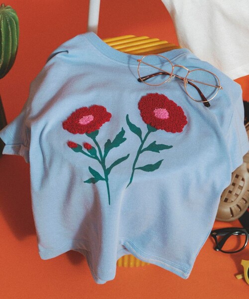 aBity select(アビティセレクト)の「【aBity select./アビティセレクト】サガラ刺繍フラワー半袖Tシャツ(Tシャツ/カットソー・キッズ・オフホワイト/マスタード/ブルー・130/110/100/120/90)」の21枚目の写真