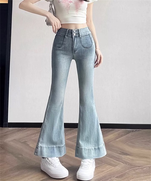 FREE STYLISTS(フリー スタイリスト)の「9分丈フレアストレッチデニムパンツ(デニムパンツ・レディース・ライトブルー/ブルー・S/M/2XL/3XL/4XL/L/XL/XS)」の2枚目の写真