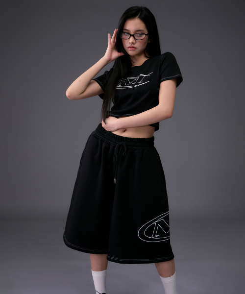 MIHAK(ミハク)の「ストロークロゴステッチクロップTシャツ (ブラック)(Tシャツ/カットソー・レディース・その他・1/2)」の3枚目の写真