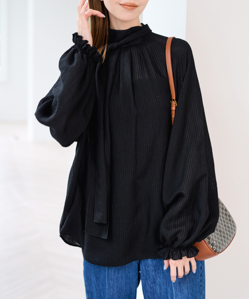 U by SPICK&SPAN(ユーバイスピックアンドスパン)の「シアーストライプ2WAYボウタイブラウス(シャツ/ブラウス・レディース・ブラック/ホワイト・FREE)」の1枚目の写真