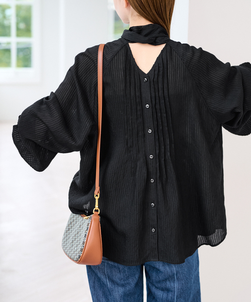 U by SPICK&SPAN(ユーバイスピックアンドスパン)の「シアーストライプ2WAYボウタイブラウス(シャツ/ブラウス・レディース・ブラック/ホワイト・FREE)」の11枚目の写真