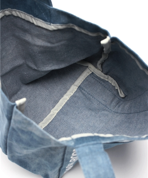 RODEO CROWNS WIDE BOWL（ロデオクラウンズワイドボウル）の「クラウンズ ロゴ テープ ミニトート（ショルダーバッグ・レディース・ピンク/レッド/オレンジ/カモフラージュ/ターコイズブルー/ブルー/オフホワイト/ブラック系その他/ライトブルー/ブラック・FREE）」の15枚目の写真