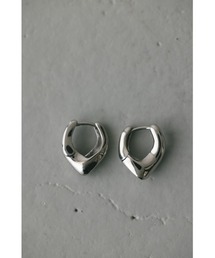 ダイヤラインピアス