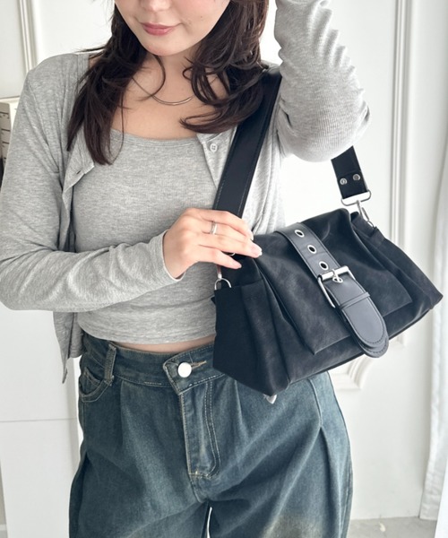 CLEA(クレア)の「ベルト付きスエードハンドショルダーバッグ(ハンドバッグ・レディース・ブラック/ブラウン/ダークブラウン・FREE)」の6枚目の写真