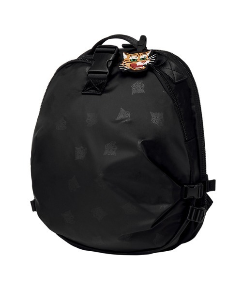 Onitsuka Tiger(オニツカタイガー)の「SMALL PRINTED BACK PACK / スモールプリンテッドバックパック(ショルダーバッグ・レディース・ブラック・OS)」の2枚目の写真
