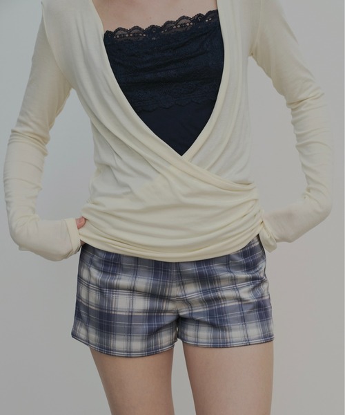 FEKETE(フェケテ)の「back zip-up compact shorts / タイトショートパンツ(その他パンツ・レディース・ブラック/ミント/ネイビー・LARGE/MEDIUM/SMALL)」の7枚目の写真